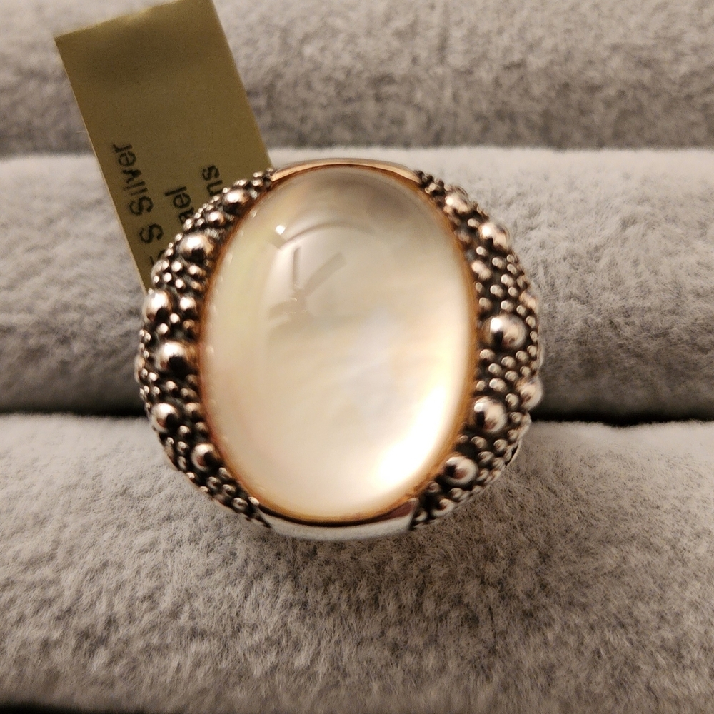 Mother Of Pearl Ring. NWT - Picture 6 of 10